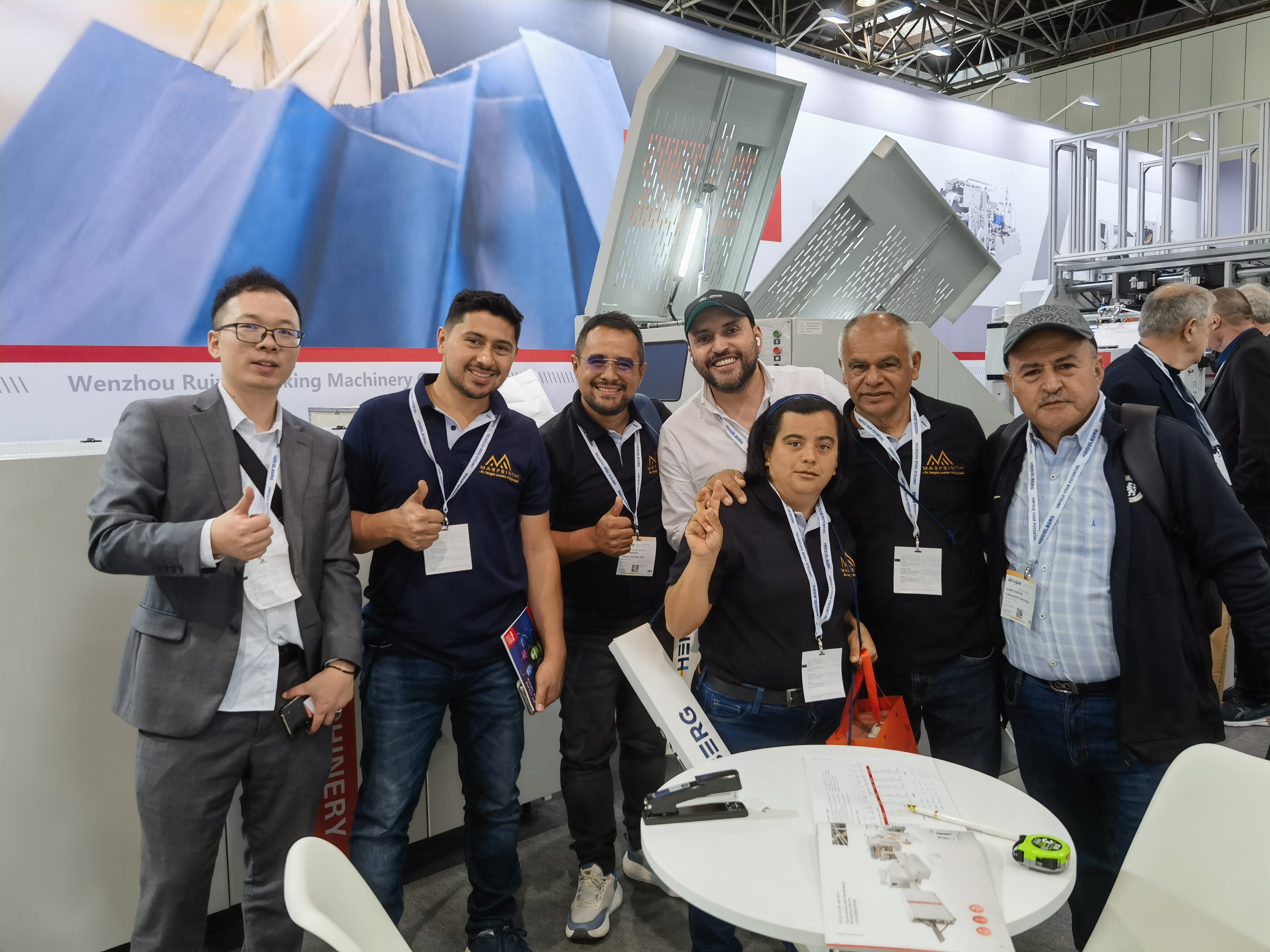 銳志機(jī)械亮相德魯巴展會上發(fā)布創(chuàng)新成果，引領(lǐng)紙袋制造綠色革命