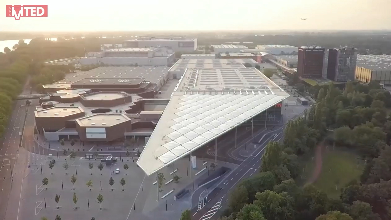 銳志包裝機械亮相德魯巴展會上發(fā)布創(chuàng)新成果,引領(lǐng)紙袋制造綠色革命